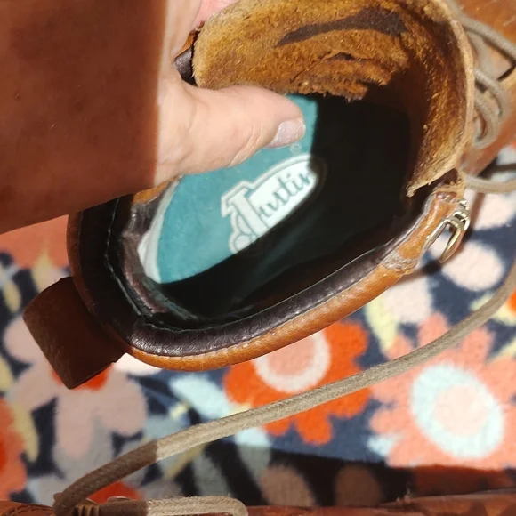 Justin Boots Ladies Tan Leather Lace-Up Boots - Picture 4 of 10